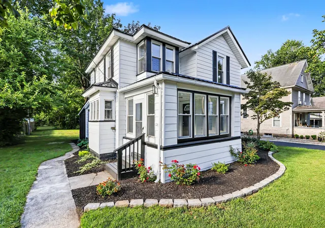 Photo 3 of Single family home for sale at 105 W Telegraph, Dowagiac City Cass, MI 49047 | MLS# 69026045149 | Listing updated on 2026-09-14