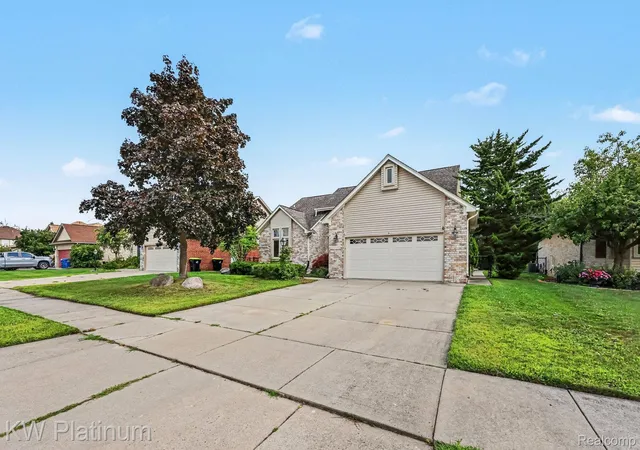 Photo 2 of Single family home for sale at 52824 Mary Martin Dr, Chesterfield Township Macomb, MI 48051 | MLS# 20261068492 | Listing updated on 2026-08-30