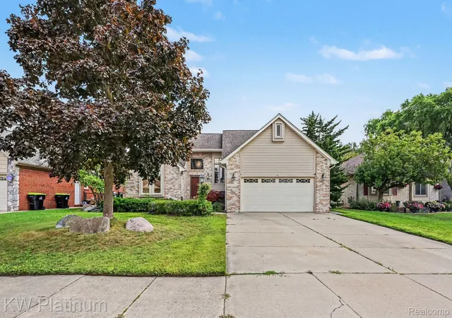 Photo 3 of Single family home for sale at 52824 Mary Martin Dr, Chesterfield Township Macomb, MI 48051 | MLS# 20261068492 | Listing updated on 2026-08-30