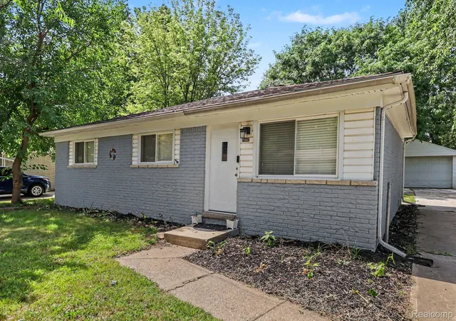 Photo 2 of Single family home for sale at 16042 Lauren St, Taylor City Wayne, MI 48180 | MLS# 20261068501 | Listing updated on 2026-09-15