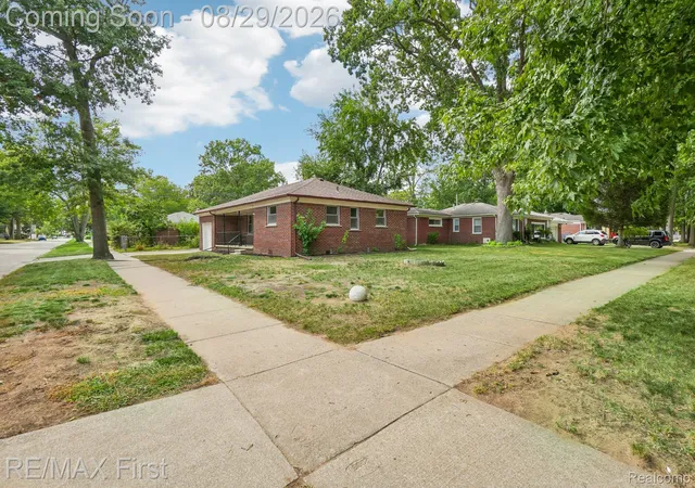 Photo 3 of Single family home for sale at 29309 Milton Ave, Madison Heights City Oakland, MI 48071 | MLS# 20261068507 | Listing updated on 2026-08-29