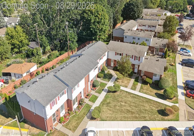 Photo 3 of Condo for sale at 27821 Eastwick Sq, Roseville City Macomb, MI 48066 | MLS# 20261068521 | Listing updated on 2026-08-29