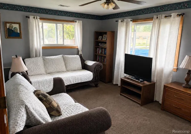Photo 3 of Single family home for sale at 264 Helen St, Inkster City Wayne, MI 48141 | MLS# 20261068539 | Listing updated on 2026-09-09