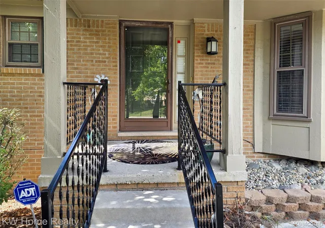 Photo 4 of Condo for sale at 38608 Chessington, Farmington Hills City Oakland, MI 48331 | MLS# 20261068558 | Listing updated on 2026-08-28
