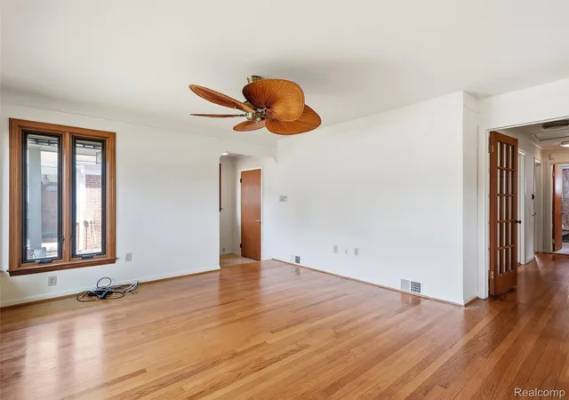 Photo 4 of Single family home for sale at 2806 Oliver Rd, Royal Oak City Oakland, MI 48073 | MLS# 20261068555 | Listing updated on 2026-09-11