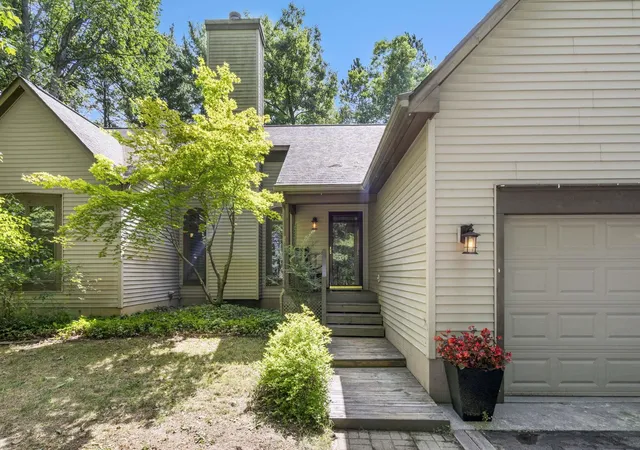 Photo 1 of Single family home for sale at 5522 Trager Rd, East Bay Township Grand Traverse, MI 49696 | MLS# 78080072867 | Listing updated on 2026-09-15