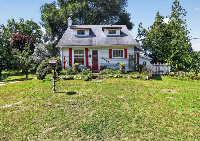 Photo 3 of Single family home for sale at 4667 N Croswell Rd, Emerson Township Gratiot, MI 48801 | MLS# 79080072869 | Listing updated on 2026-10-04