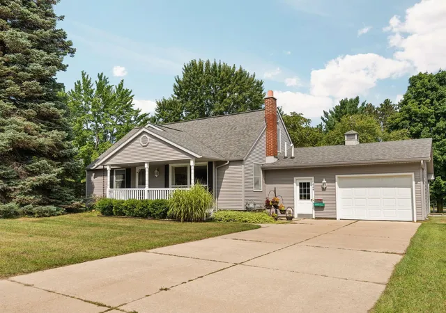 Photo 1 of Single family home for sale at 624 Fenton St, Paradise Township Grand Traverse, MI 49649 | MLS# 78080072871 | Listing updated on 2026-09-08