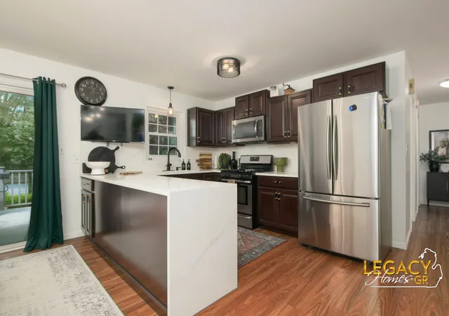 Photo 2 of Single family home for sale at 3051 Lantana Ct Se, Kentwood City Kent, MI 49512 | MLS# 65026045199 | Listing updated on 2026-09-15