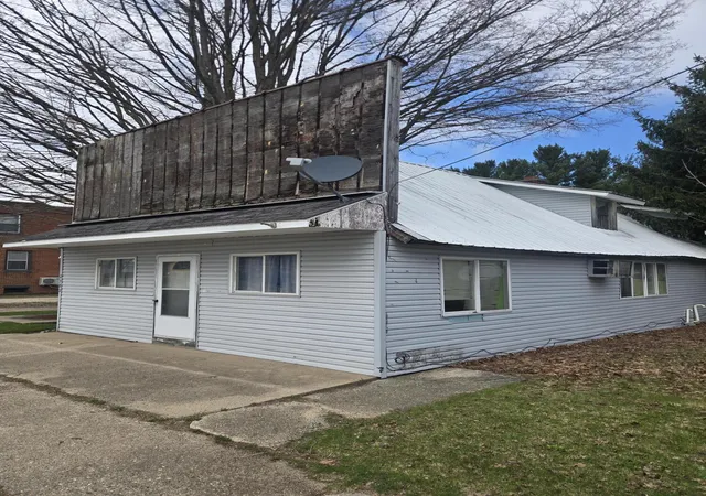 Photo 2 of Single family home for sale at 2582 E Michigan St, Free Soil Village Mason, MI 49411 | MLS# 67026045183 | Listing updated on 2026-09-02