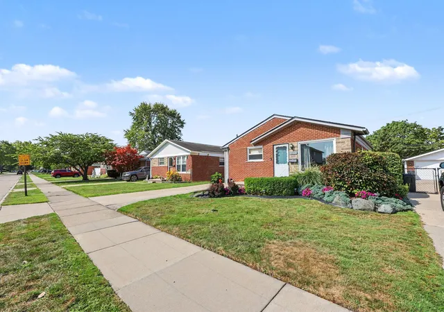 Photo 3 of Single family home for sale at 32011 Saint Margaret, St Clair Shores City Macomb, MI 48082 | MLS# 81026045188 | Listing updated on 2026-09-09