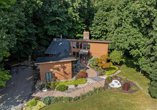 Photo 3 of Single family home for sale at 1211 Kensington Rd, Bloomfield Hills City Oakland, MI 48304 | MLS# 20261068569 | Listing updated on 2026-08-27