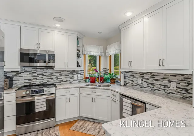 Photo 3 of Single family home for sale at 11984 Chickory Dr, Grand Haven Charter Township Ottawa, MI 49417 | MLS# 71026045206 | Listing updated on 2026-09-17