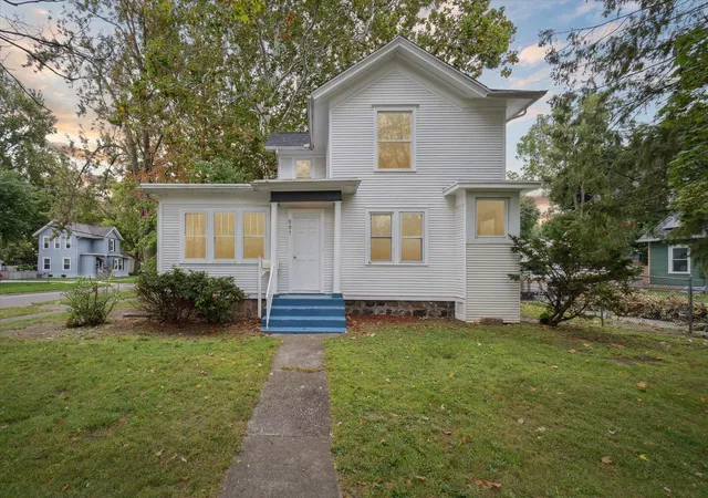 Photo 1 of Single family home for sale at 901 W Franklin St, Jackson City Jackson, MI 49203 | MLS# 55026045209 | Listing updated on 2026-08-28