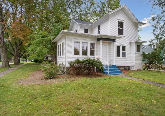 Photo 2 of Single family home for sale at 901 W Franklin St, Jackson City Jackson, MI 49203 | MLS# 55026045209 | Listing updated on 2026-08-28