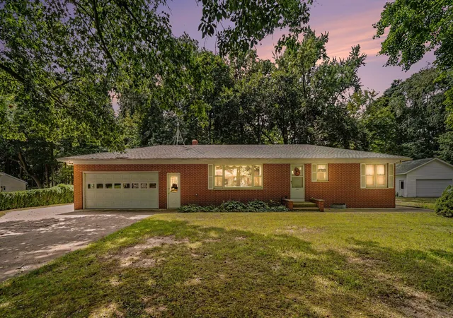 Photo 3 of Single family home for sale at 304 Orchard Cir, Gobles City Van Buren, MI 49055 | MLS# 65026045212 | Listing updated on 2026-09-15