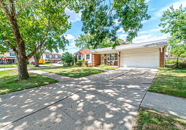 Photo 3 of Single family home for sale at 11534 Briarcliff Dr, Warren City Macomb, MI 48093 | MLS# 20261068598 | Listing updated on 2026-09-14