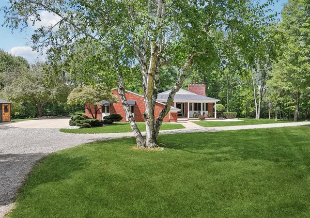 Photo 3 of Single family home for sale at 890 E Romeo Rd, Oakland Charter Township Oakland, MI 48363 | MLS# 58050219905 | Listing updated on 2026-08-29