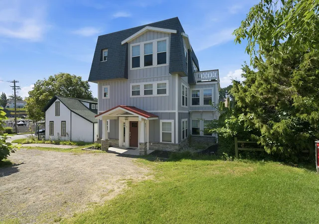 Photo 2 of Single family home for sale at 43 N Shore Dr, South Haven City Van Buren, MI 49090 | MLS# 69026045227 | Listing updated on 2026-09-16