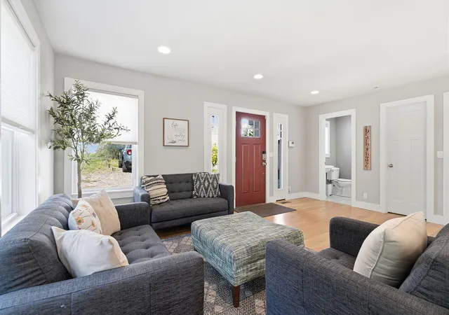 Photo 3 of Single family home for sale at 43 N Shore Dr, South Haven City Van Buren, MI 49090 | MLS# 69026045227 | Listing updated on 2026-10-09
