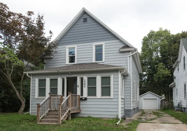 Photo 1 of Single family home for sale at 1305 Reed Ave, Kalamazoo City Kalamazoo, MI 49001 | MLS# 66026045232 | Listing updated on 2026-09-14