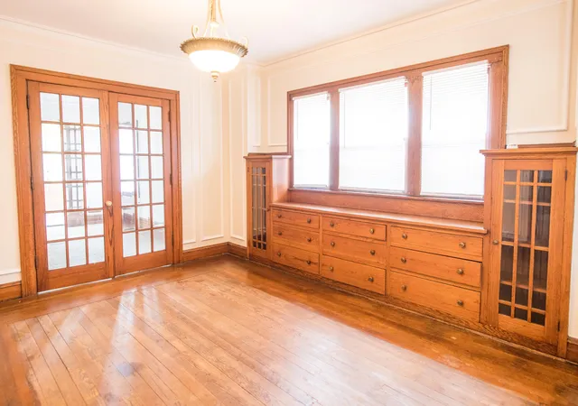 Photo 3 of Single family home for sale at 114 W Vine St, Kalamazoo City Kalamazoo, MI 49001 | MLS# 66026045228 | Listing updated on 2026-09-14