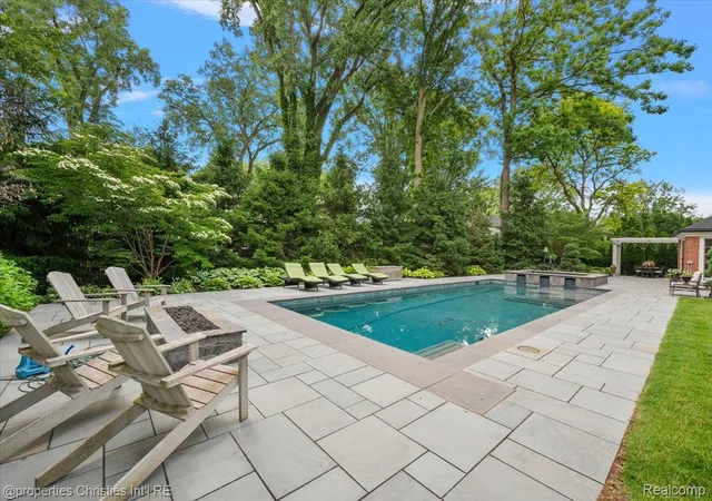 Photo 2 of Mansion for sale at 950 E Glengarry Cir, Bloomfield Hills City Oakland, MI 48301 | MLS# 20261068600 | Listing updated on 2026-09-09