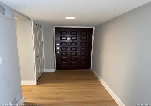 Photo 3 of Condo for sale at 18207 University Park Dr, Livonia City Wayne, MI 48152 | MLS# 20261068603 | Listing updated on 2026-08-28