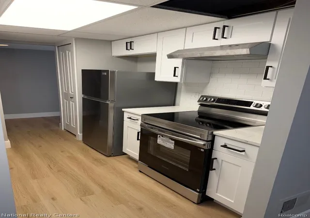 Photo 4 of Condo for sale at 18207 University Park Dr, Livonia City Wayne, MI 48152 | MLS# 20261068603 | Listing updated on 2026-08-28