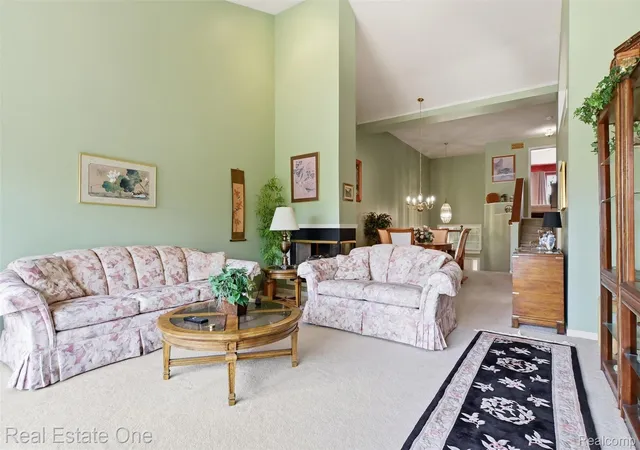 Listing Photo 3 - Condo for sale in building located at 37585 Newburg Park Cir, Livonia, MI 48152 - Unit #16