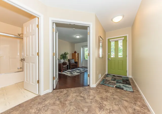 Photo 4 of Condo for sale at 599 Sycamore Cir, Saline City Washtenaw, MI 48176 | MLS# 81026045237 | Listing updated on 2026-09-09