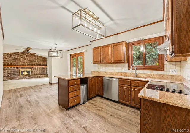 Photo 3 of Single family home for sale at 2717 Powderhorn Ridge Rd, Rochester Hills City Oakland, MI 48309 | MLS# 20261068615 | Listing updated on 2026-09-12