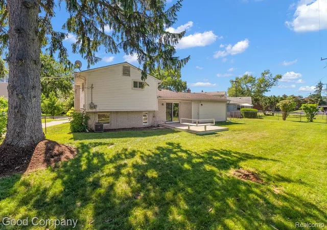 Photo 2 of Single family home for sale at 3026 Linwood Ct, Royal Oak City Oakland, MI 48073 | MLS# 20261068620 | Listing updated on 2026-09-11