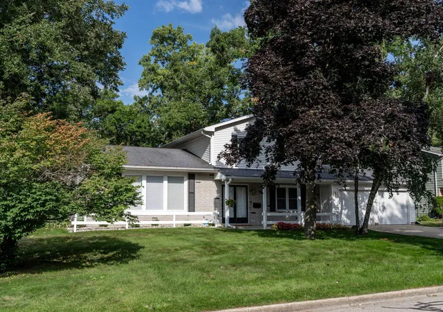 Photo 2 of Single family home for sale at 613 Kane St, Mt Pleasant City Isabella, MI 48858 | MLS# 79080072881 | Listing updated on 2026-08-29