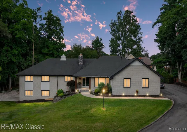 Photo 1 of Single family home for sale at 7048 Lindenmere Dr, Bloomfield Charter Township Oakland, MI 48301 | MLS# 20261068626 | Listing updated on 2026-09-13