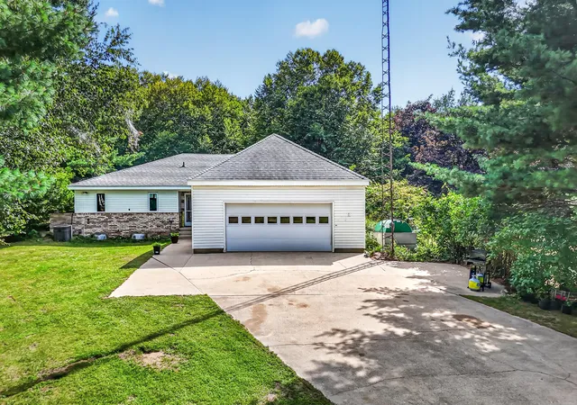 Photo 1 of Single family home for sale at 8183 W Cleveland Rd, Claybanks Township Oceana, MI 49446 | MLS# 71026045259 | Listing updated on 2026-08-27