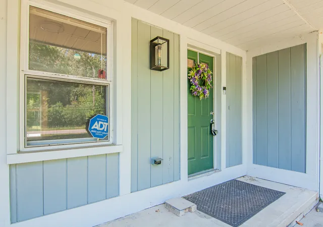 Photo 3 of Single family home for sale at 21411 Orchard Lake Rd, Farmington Hills City Oakland, MI 48336 | MLS# 81026045261 | Listing updated on 2026-08-31