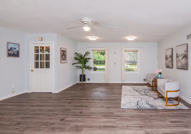 Photo 5 of Single family home for sale at 21411 Orchard Lake Rd, Farmington Hills City Oakland, MI 48336 | MLS# 81026045261 | Listing updated on 2026-08-31