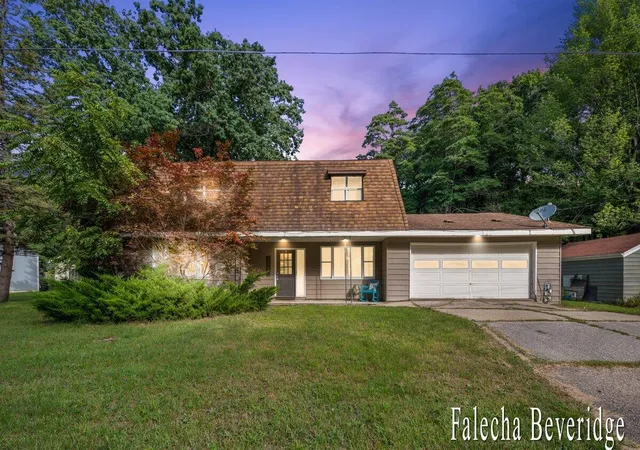 Photo 1 of Single family home for sale at 6989 Hiawatha Dr, Coloma Charter Township Berrien, MI 49038 | MLS# 65026045262 | Listing updated on 2026-09-03
