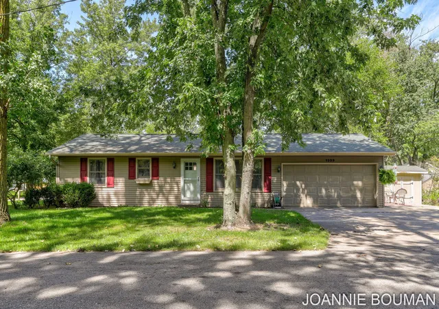 Photo 1 of Single family home for sale at 1323 Floral St, Holland City Ottawa, MI 49423 | MLS# 71026045267 | Listing updated on 2026-08-27