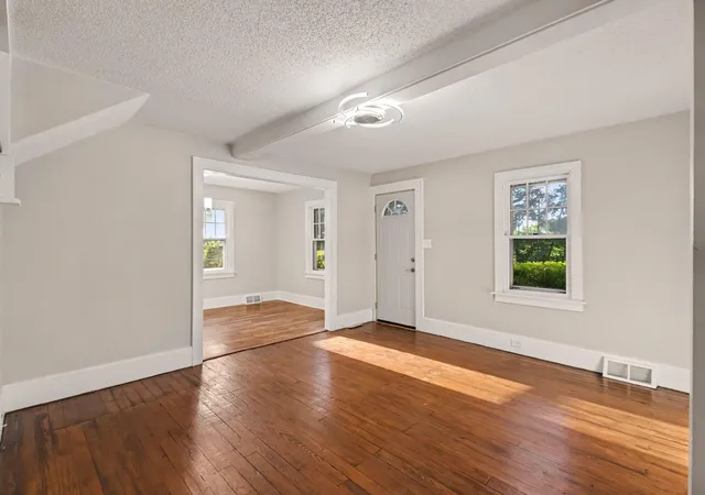 Photo 3 of Single family home for sale at 260 Eric Ave, Norton Shores City Muskegon, MI 49444 | MLS# 71026045265 | Listing updated on 2026-09-17