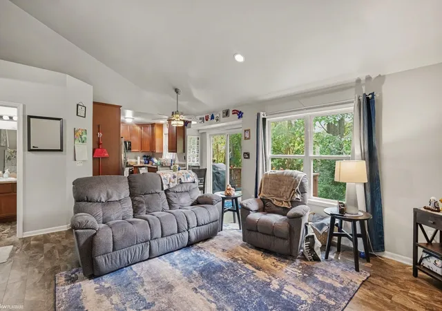 Photo 5 of Condo for sale at 25920 Ashby Dr, Harrison Charter Township Macomb, MI 48045 | MLS# 58050219921 | Listing updated on 2026-08-27