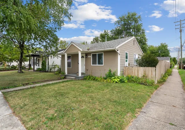 Photo 3 of Single family home for sale at 1821 E Hazelhurst St, Ferndale City Oakland, MI 48220 | MLS# 20261068646 | Listing updated on 2026-10-10