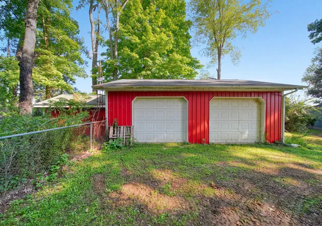 Photo 3 of Single family home for sale at 6480 Sears Rd, Spring Arbor Township Jackson, MI 49246 | MLS# 55026045283 | Listing updated on 2026-08-29