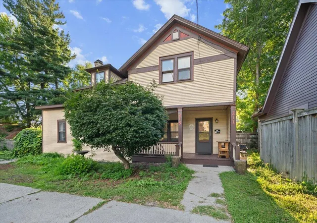 Multi family home for sale at 211 Charles Ave Se, GrandRapidsCity_Kent, MI 49503 | MLS# 65026045284