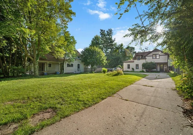 Multi family home for sale at 211 Charles Ave Se, GrandRapidsCity_Kent, MI 49503 | MLS# 65026045284