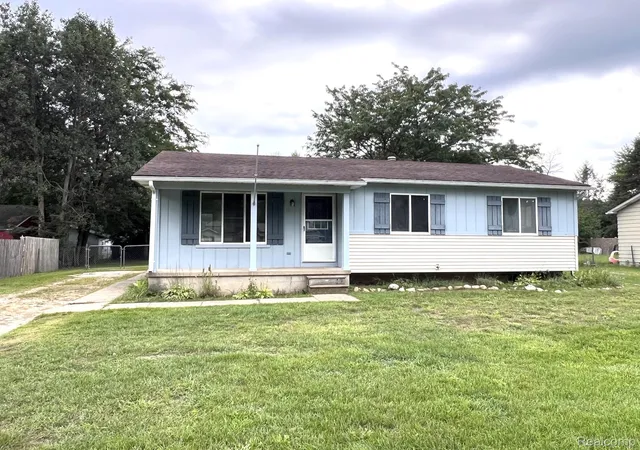 Photo 1 of Sale Pending at 305 Scarlet Oak Ln, Perry City Shiawassee, MI 48872 | MLS# 20261068655 | Listing updated on 2026-09-02