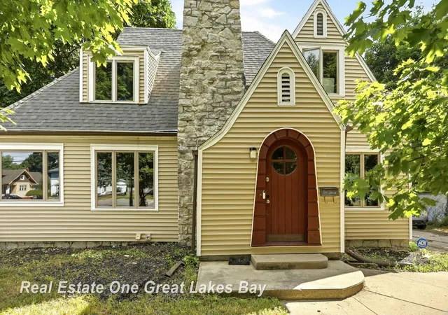 Photo 1 of Single family home for sale at 1841 Gratiot Ave, Saginaw City Saginaw, MI 48602 | MLS# 61050219933 | Listing updated on 2026-08-27