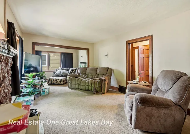 Photo 4 of Single family home for sale at 1841 Gratiot Ave, Saginaw City Saginaw, MI 48602 | MLS# 61050219933 | Listing updated on 2026-08-27