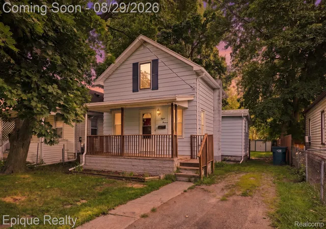 Photo 1 of Single family home for sale at 816 Comfort St, Lansing City Ingham, MI 48915 | MLS# 20261068675 | Listing updated on 2026-08-29